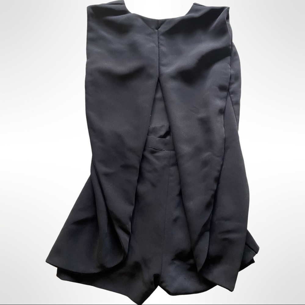 Amazing cutout jumpsuit in black. Size small - Picture 5 of 8